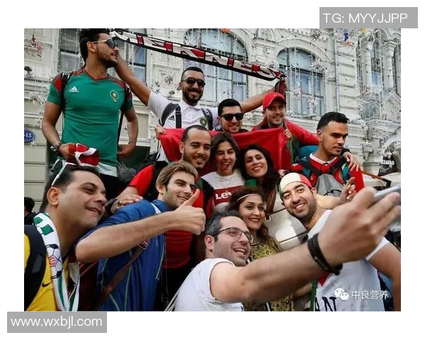 与世界足球巨星同框合影展现球员独特风采魅力十足 与世界足球巨星同框合影展现球员独特风采魅力十足