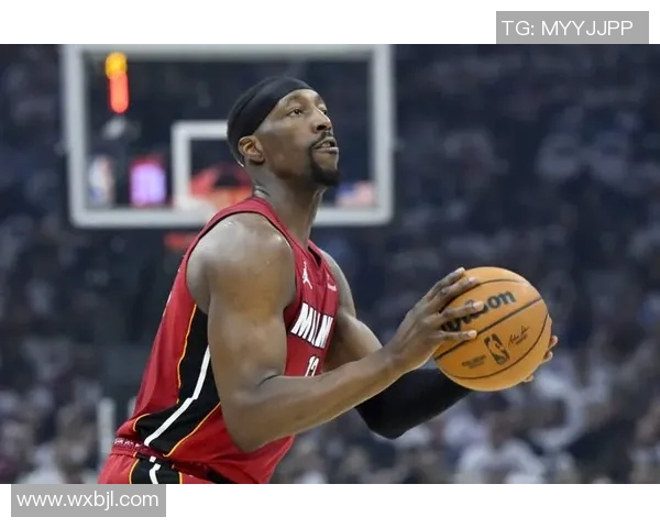 足球球星声音特点解析:从梅西到C罗的音调差异与个性表达 足球球星声音特点解析:从梅西到C罗的音调差异与个性表达